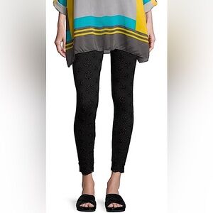 JOHNNY WAS Ayla Black Eyelet Lace Legging Scalloped Hem Pants Size Medium